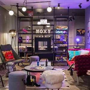Otel Moxy Old Town Bükreş