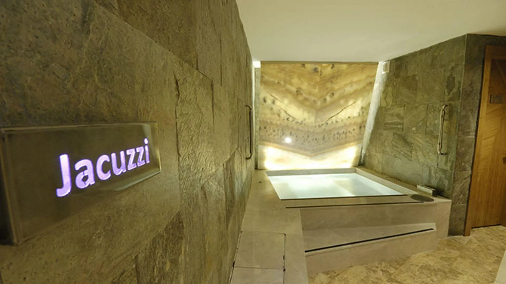 Tulip City Hotel & Spa Istanbul 4*,